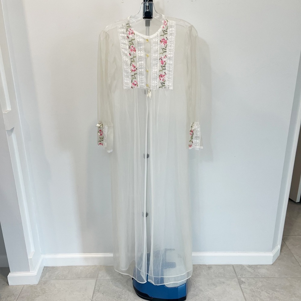 Vintage 70s White Sheer Floral Embroidered Peignoir Robe Coquette Cottagecore S - Picture 2 of 11